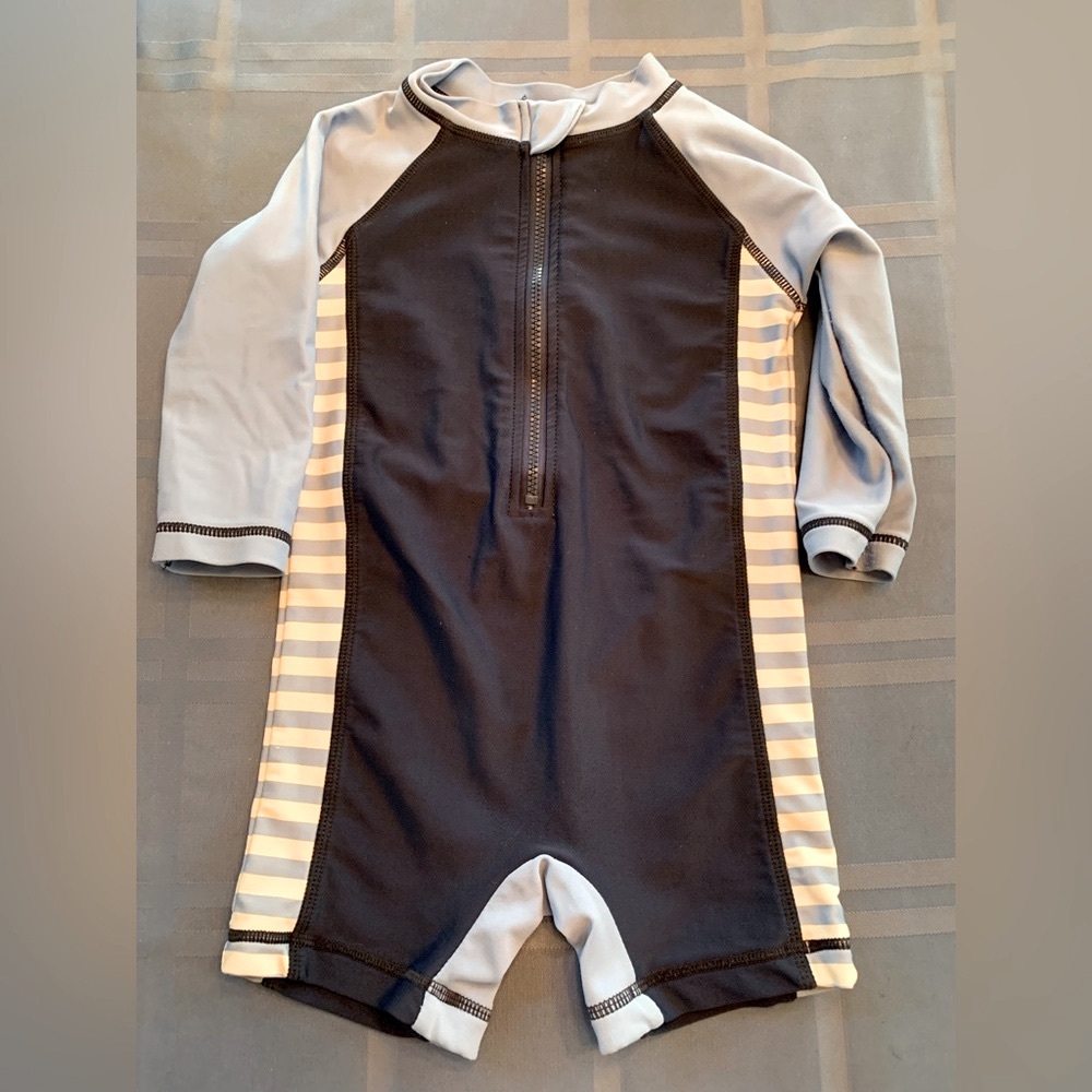 Wish Kids Swim Rashguard - Black and Gray